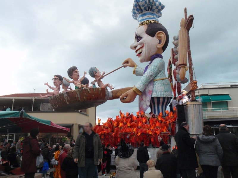 フライパンでイタメシにされる各国首脳たち。ちょっとかわいそう・・・
