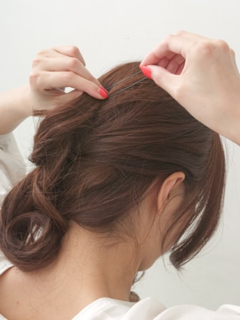 アメピンでとめた部分にUピンをさすと安定する