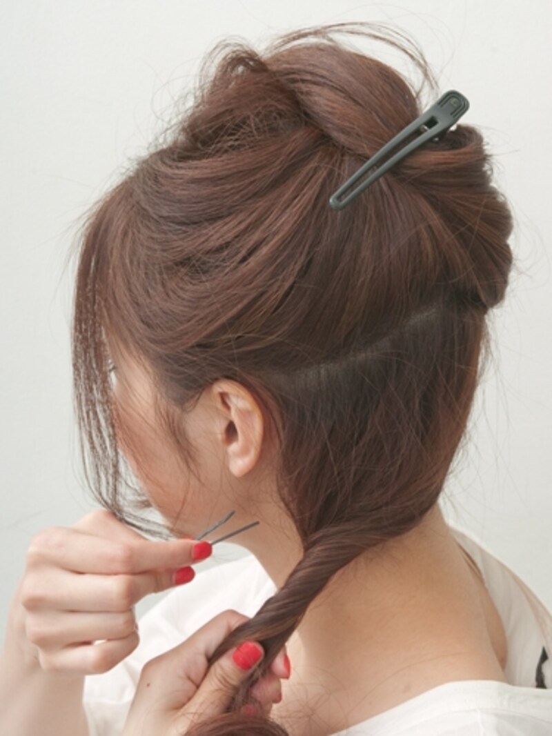 根元から浮かないようにしっかり固定する