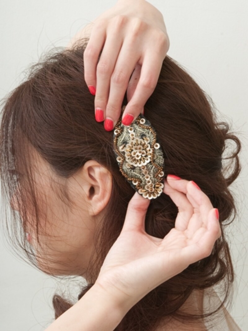 前からもさりげなく見える様に