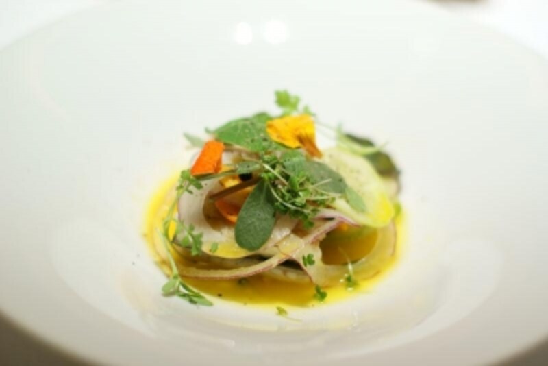 「Fujiya 1935」の「天然ウナギundefined赤玉葱undefined黄色のパプリカ」