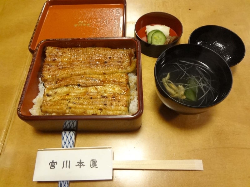 うな重ハ3780円(肝吸いは別料金)