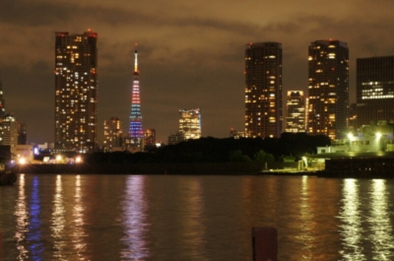 隅田川テラスからの東京タワー