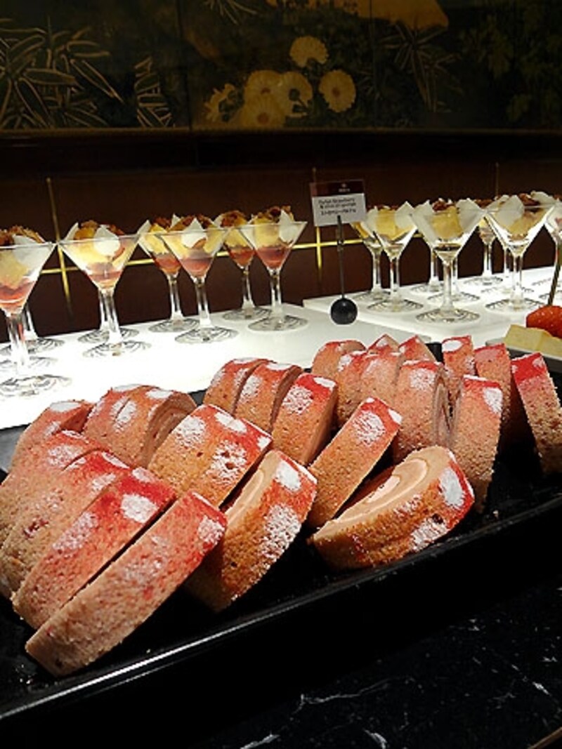 ストロベリーロールケーキ