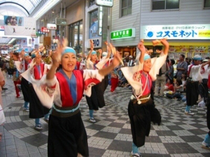 活気と伝統と 高知の夏はよさこい祭り 日本の祭り All About