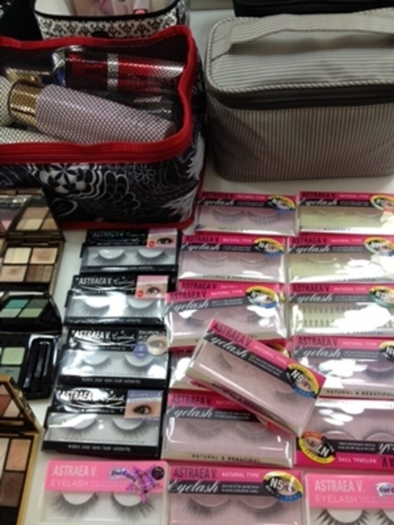 どんなオーダーにも応えられるよう、様々なタイプを持参します