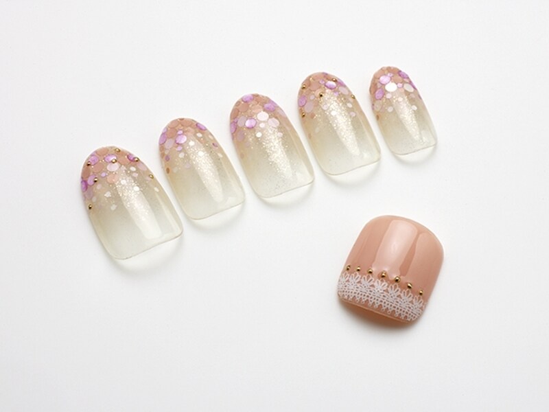 フットもピンクで可愛らしく