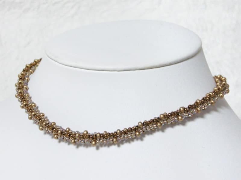丸小ビーズの立体ネックレス