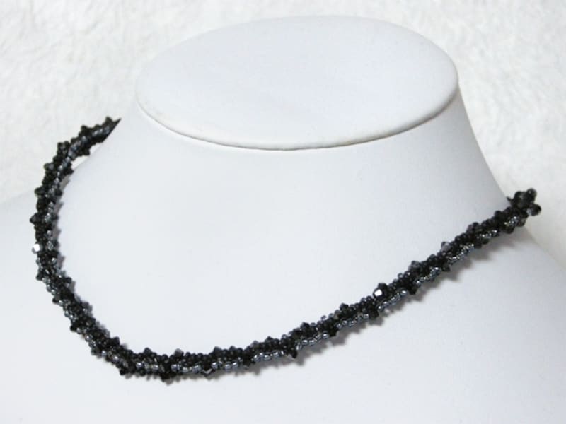 丸小ビーズの立体ネックレス