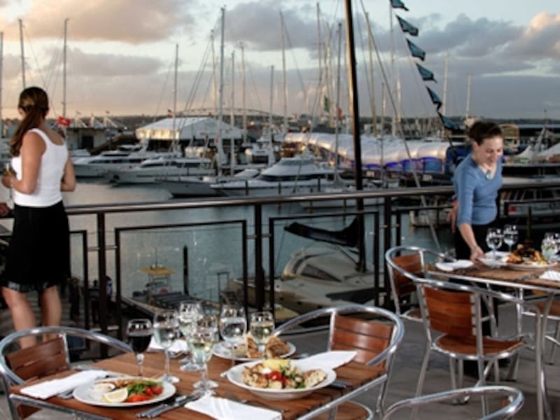 オークランドの海辺のレストランは雰囲気が最高！