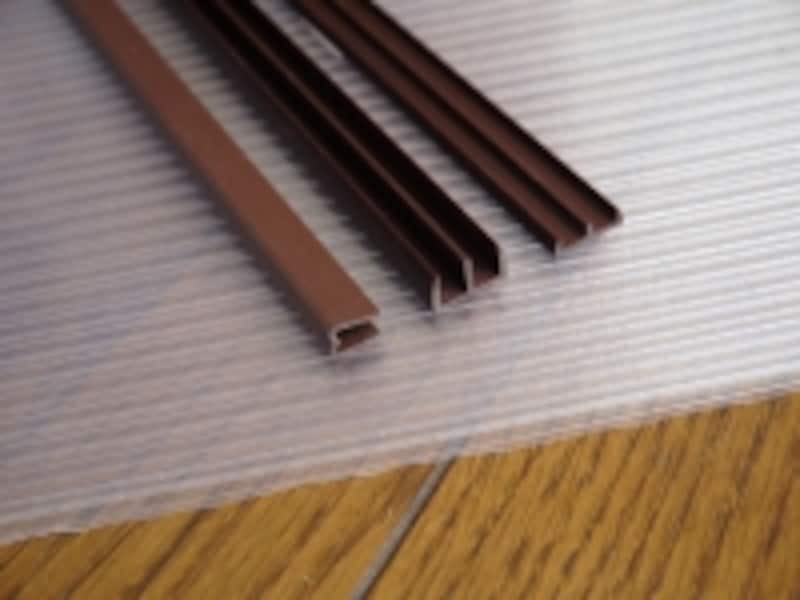 右からカブセ、上レール、下レール