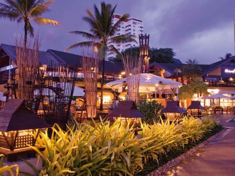 夕闇に包まれる一瞬の景色が、なんとも怪しく美しい