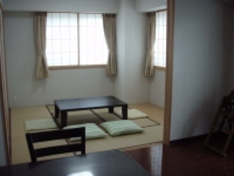 リビングの隣にある6畳の和室の例。