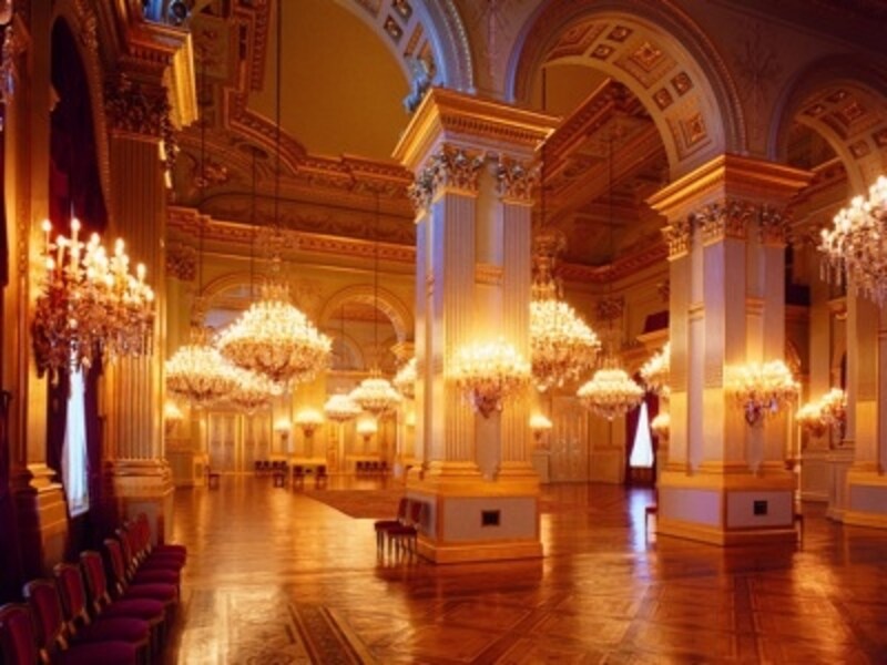 ルイ16世様式の王宮パレ•ロワイヤル© Brussels International