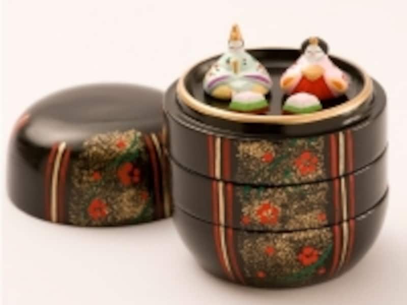 フタをあけてそのまま飾るだけ。収納も簡単です