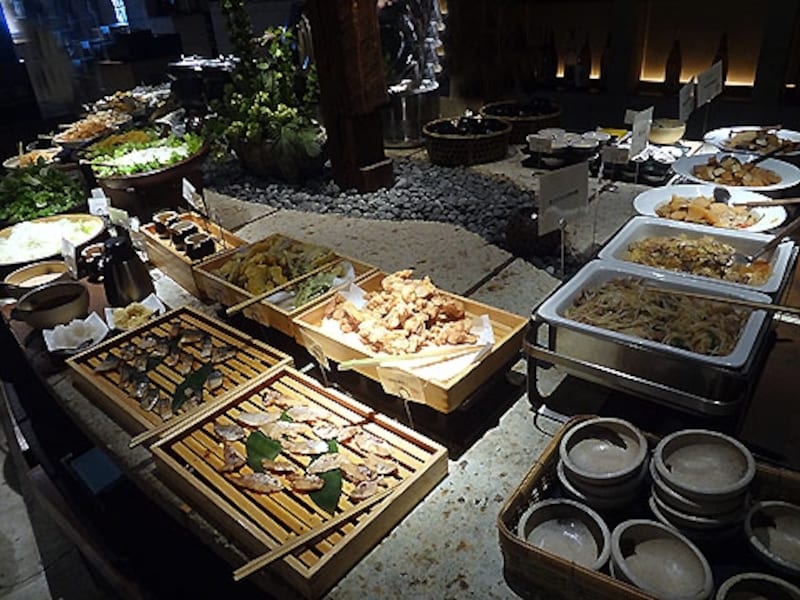 隠れ房 ブッフェ台