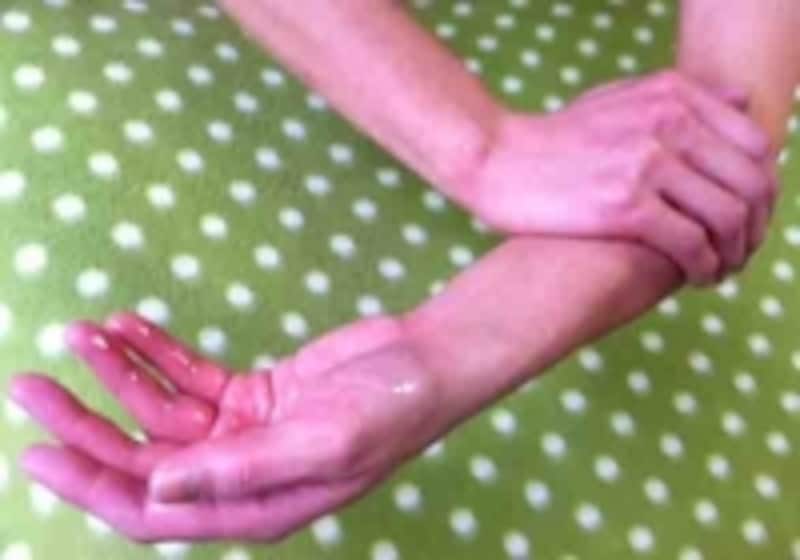 オイルを全体にのばします