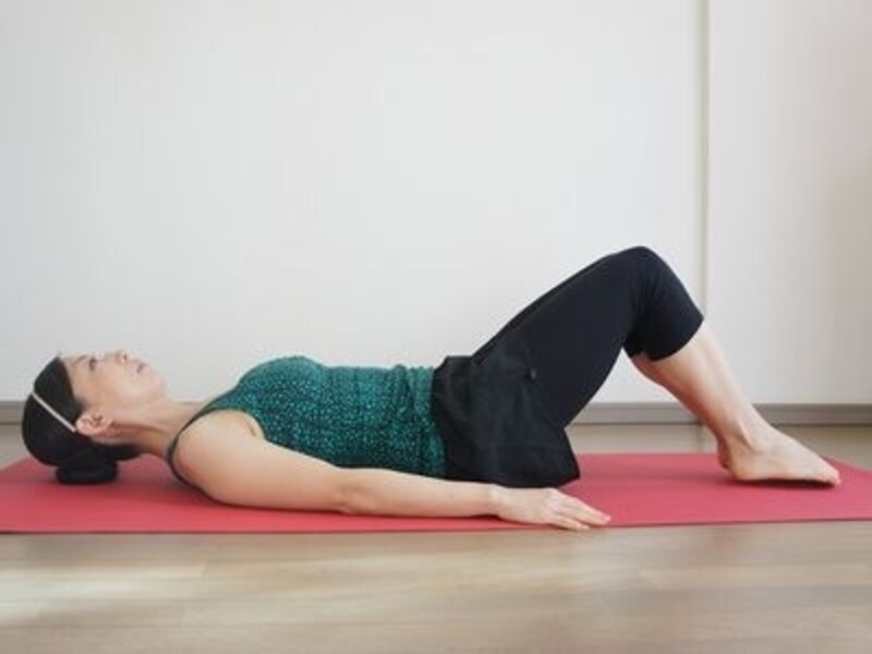 太もも前に力は入れない!