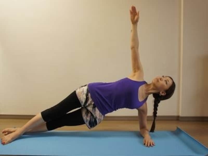 肩や肘ではなく下のお腹で支える