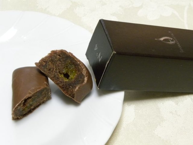 「ル ショコラ ドゥ アッシュ」の「ルージュ」（1本・各300円、3本入・1200円、8本入・2600円）