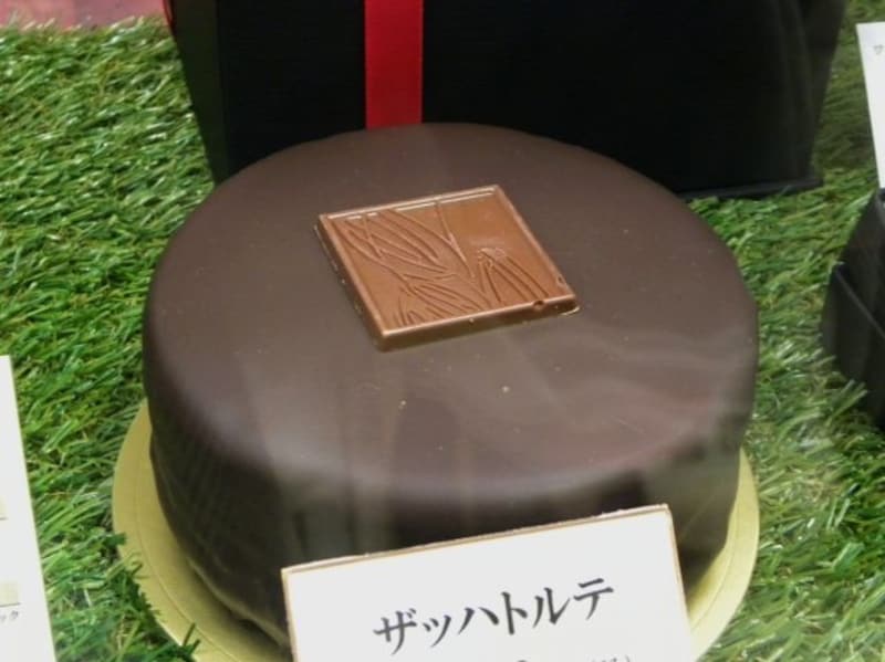 「CELLAR DE CHOCOLAT(セラー・ド・ショコラ)」の「ザッハトルテ」(3150円)は配送も可能(送料別)