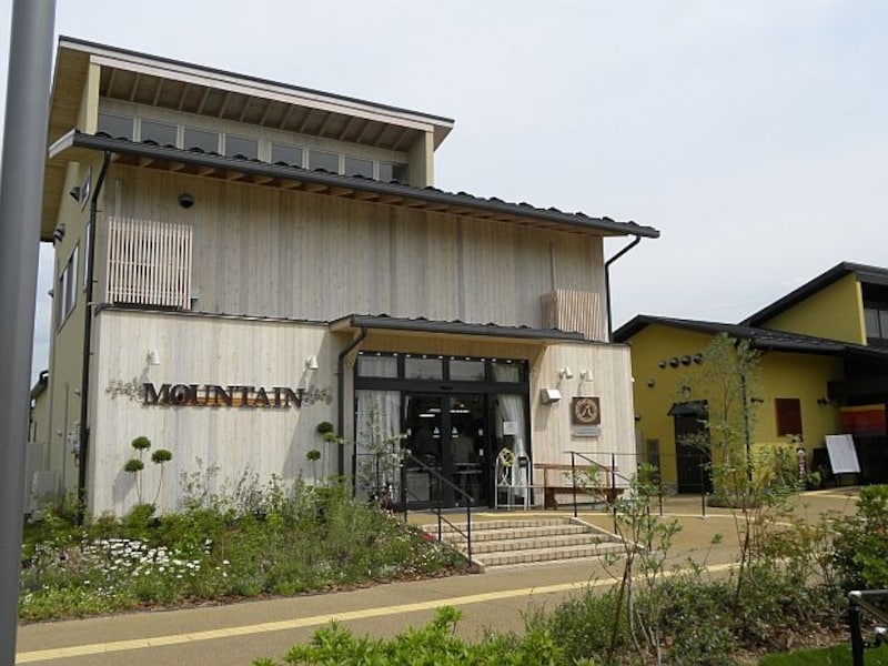 福知山市、ゆらのガーデンに移転リニューアルオープンした洋菓子マウンテン× CELLAR DE CHOCOLAT(セラー・ド・ショコラ)」