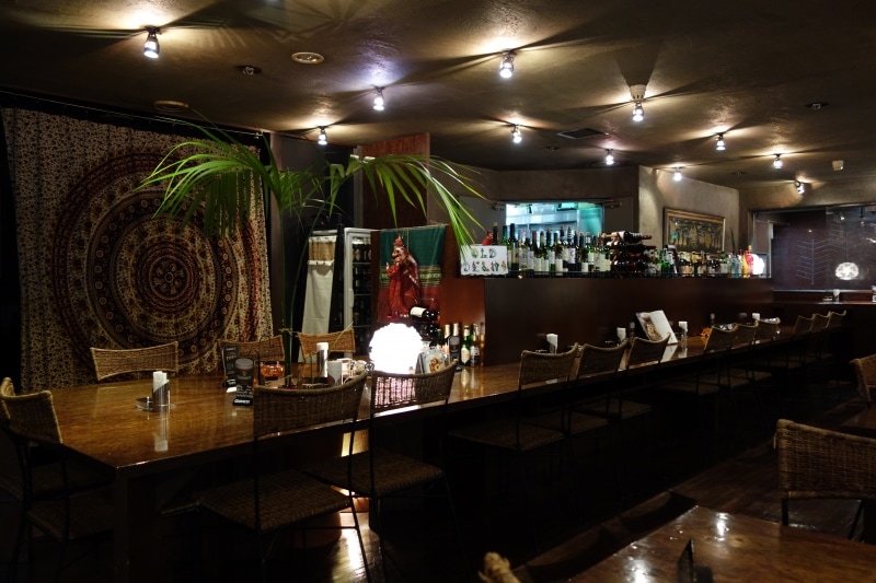 店内は落ち着いた空間が広がっています