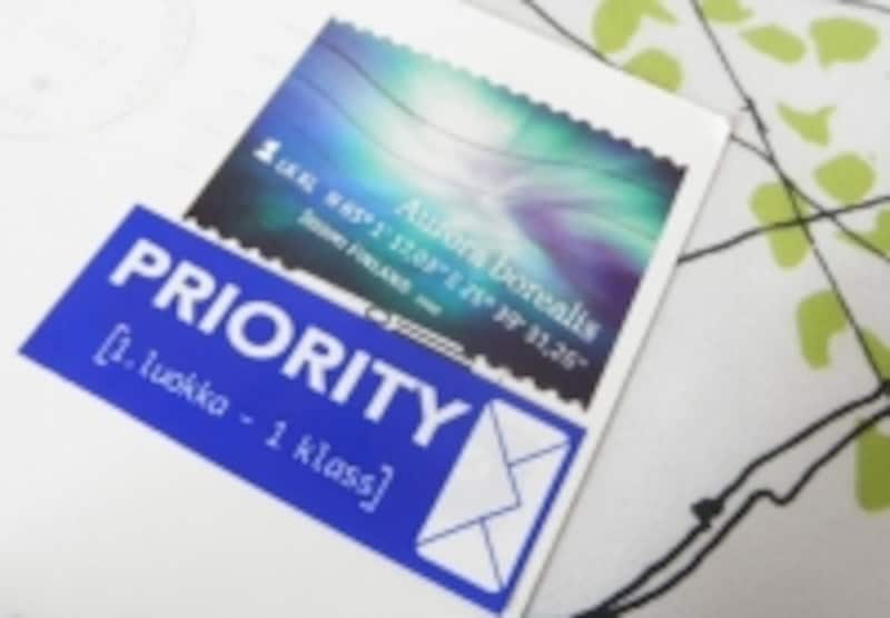 切手とPRIORIRTYシール