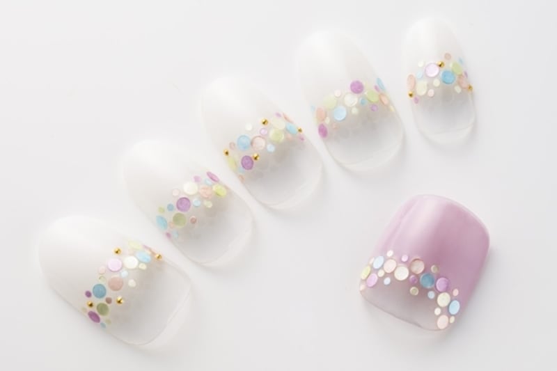 角度を変える度に輝くホログラム