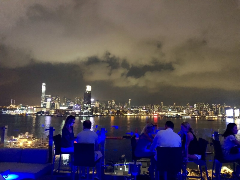 九龍サイドを見渡せる