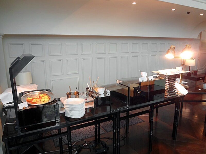 実演のブッフェ台