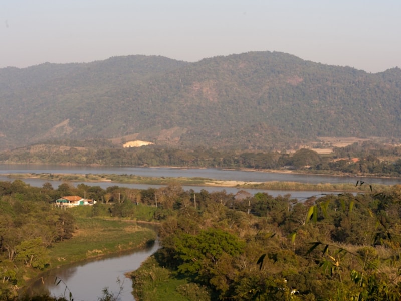 アナンタラリゾートからの眺め。雄大なるメコン川の向こうはラオス