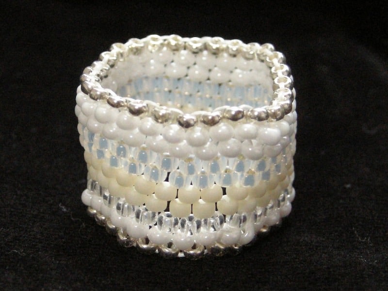 単純なステッチでも深みのある仕上がり