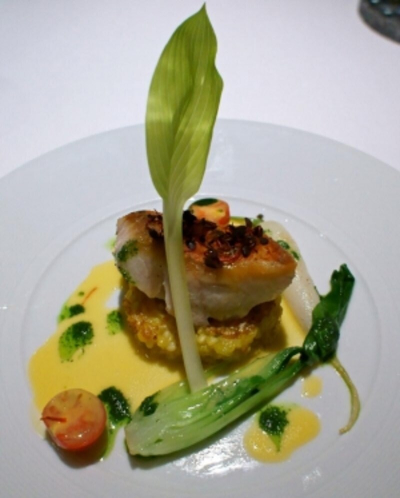 淡路産の金目鯛、サフランとソバ実のリゾット