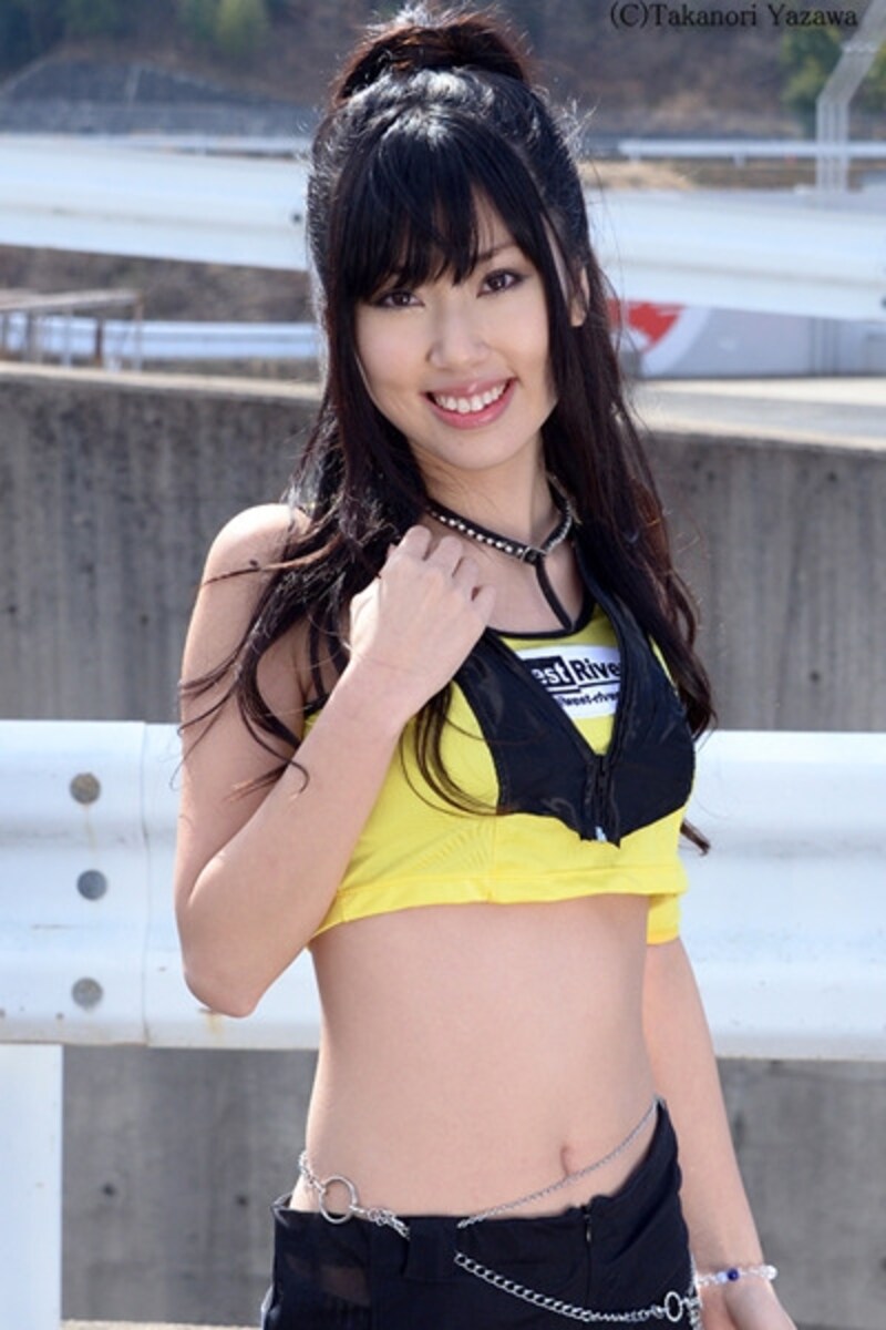 衣川茜／RQ'ｓレーシングエンジェルズ