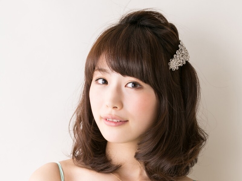 ミディアムヘアパーティアレンジ