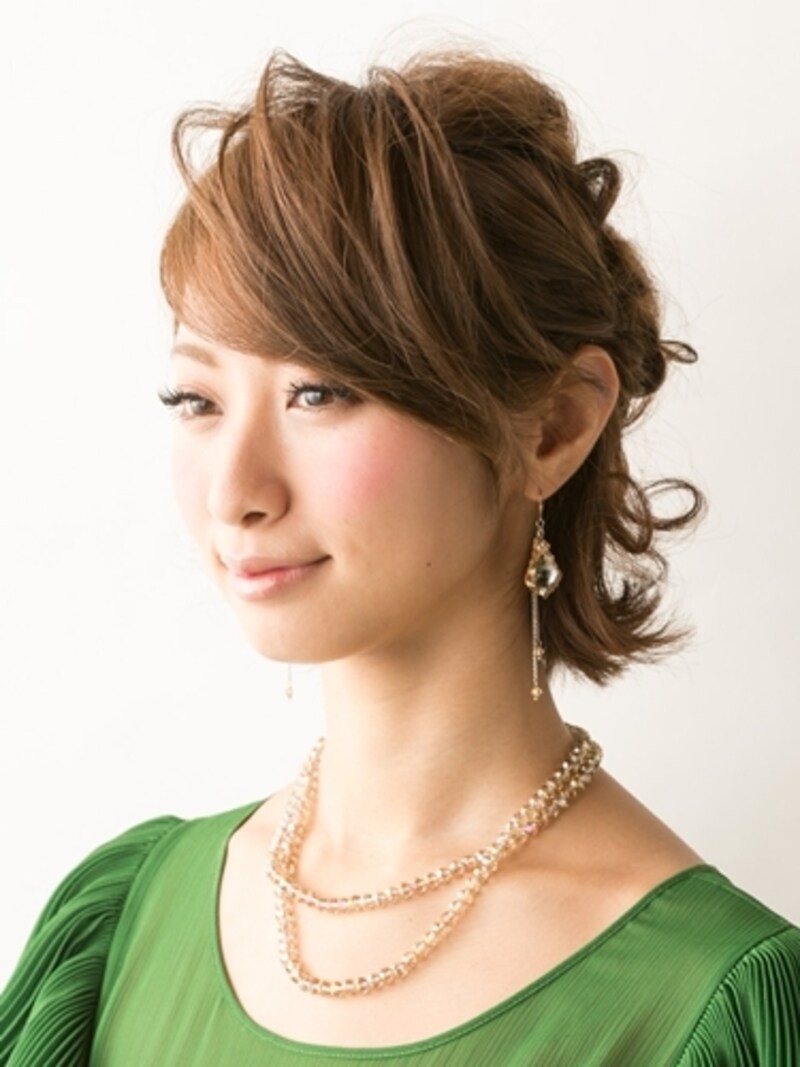 外ハネがキュート!毛先が弾むショートヘアアレンジ