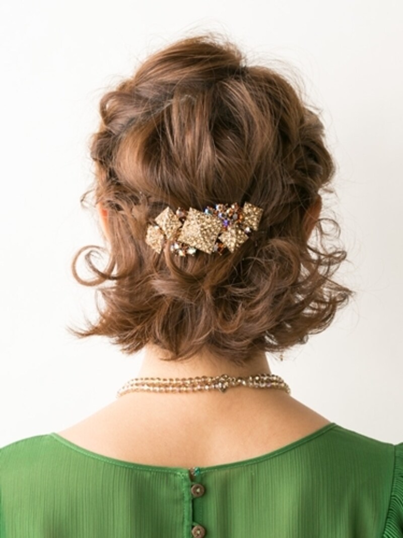 外ハネがキュート!毛先が弾むショートヘアアレンジ