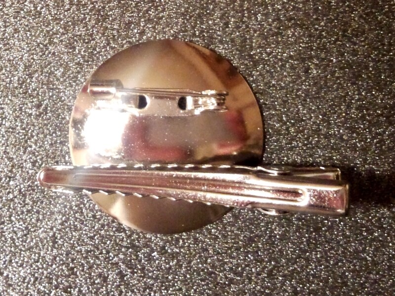 クリップ付きブローチ台