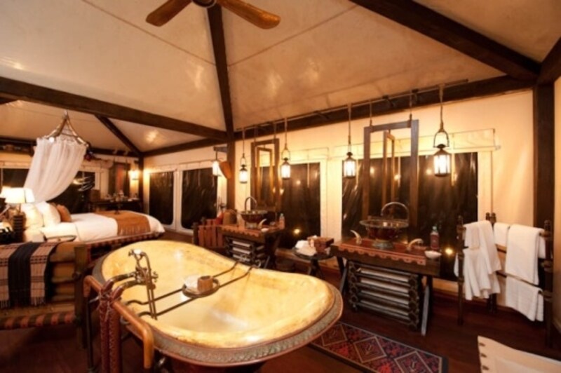 インテリアは全てカスタムメイド。特にこの大きな バスタブは素敵なデザイン