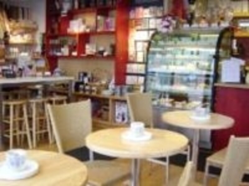 イートインスペースもある店内