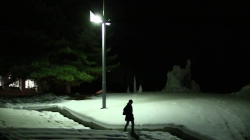 街灯での雪景色でも、ノイズが低減されている