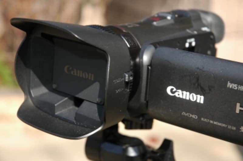 レンズバリアを閉じた状態