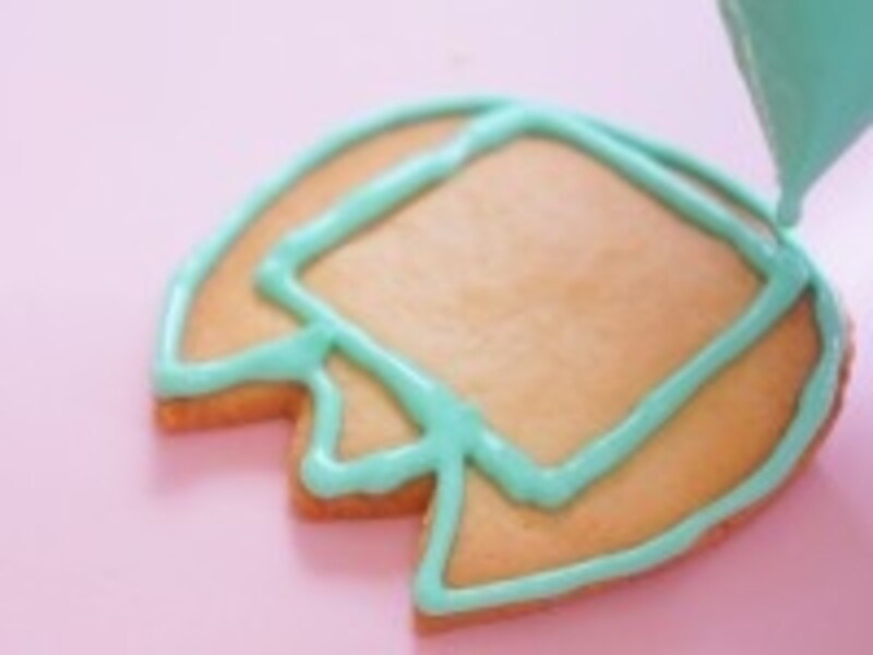 アイシングで縁取り