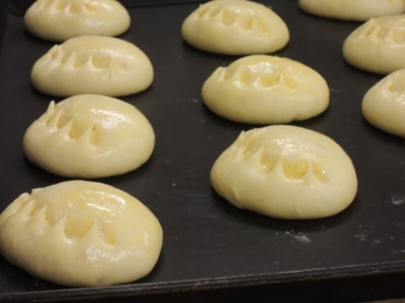 パンオレ（焼成前）。黄金色に焼き上がる。