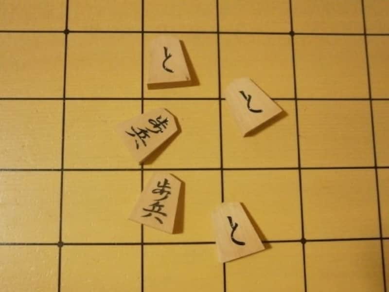 振り駒で先手と後手が決まる