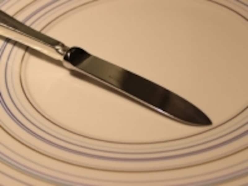 ナイフの向きには要注意