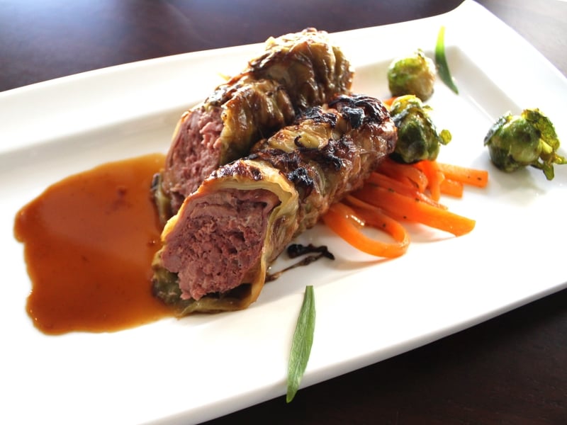 仔ウサギの焼きロールキャベツ