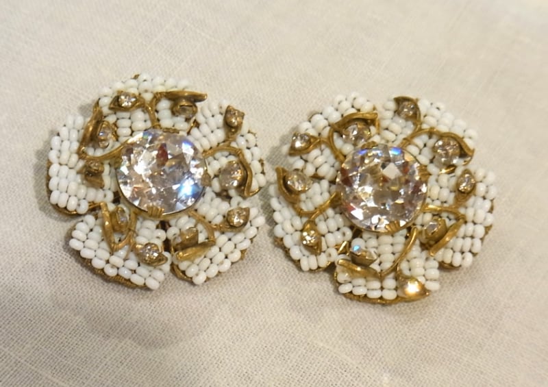 平面的なイヤリング