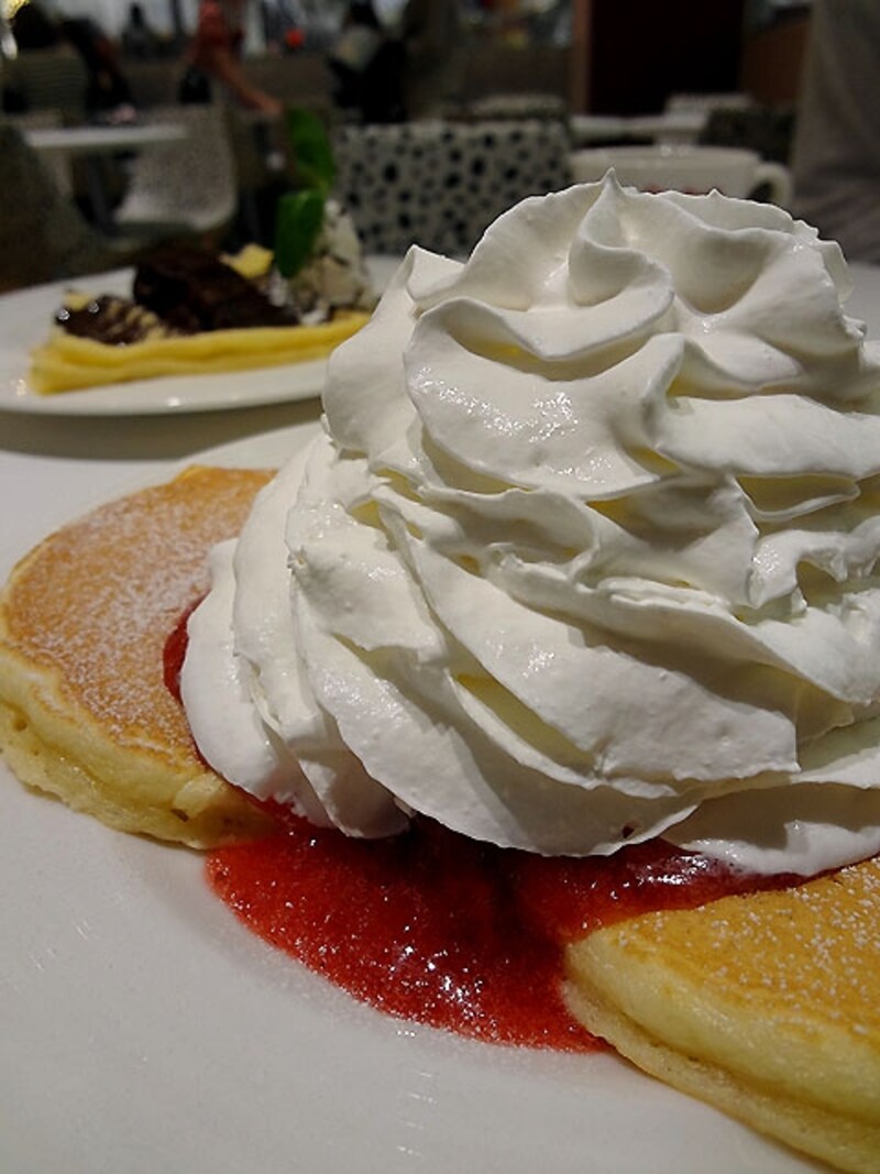 ストロベリー＆もりもりクリームのパンケーキ